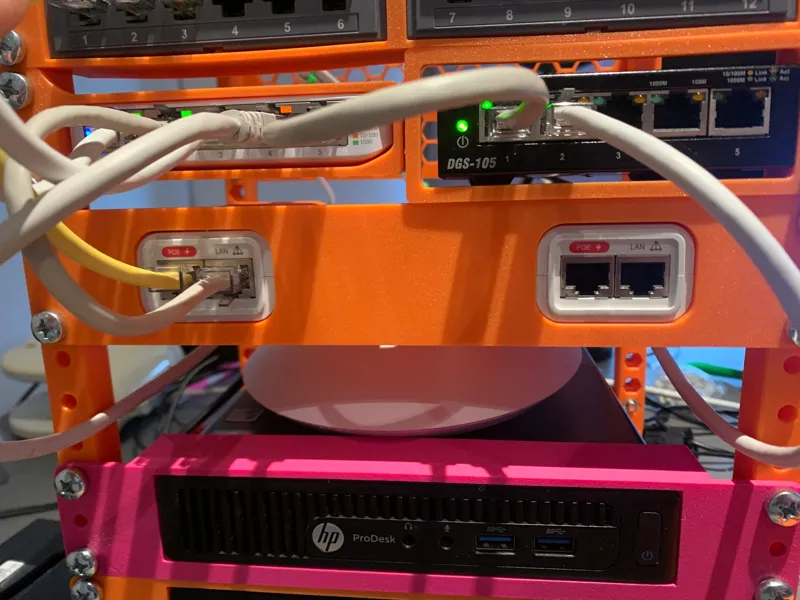UNIFI 802.11af injector bracket