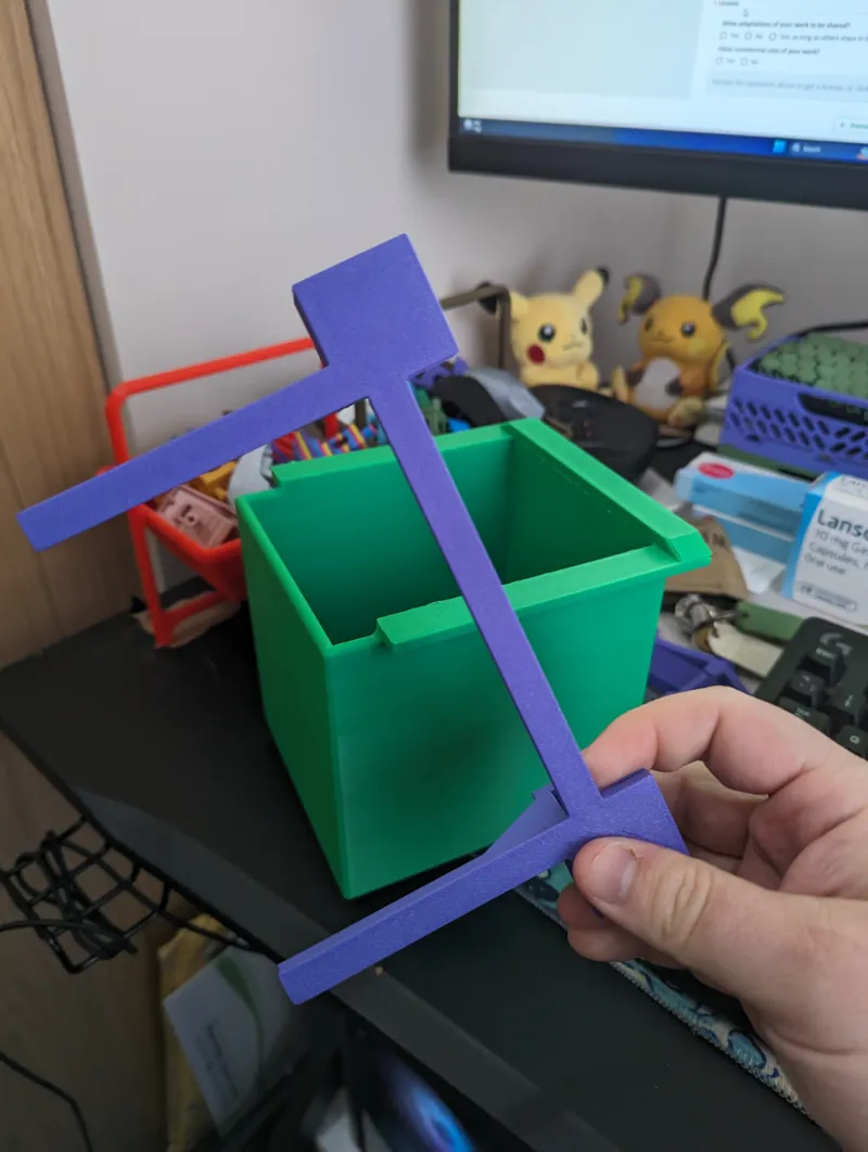 Simple Desk side bin