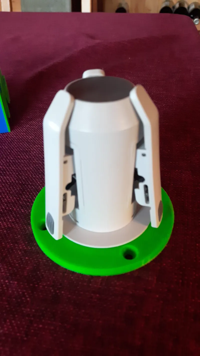 Spulenwandhalter grün - Coil wall holder green
