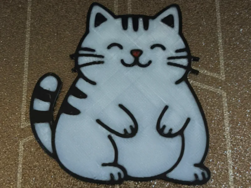 Un gatto carino paffuto