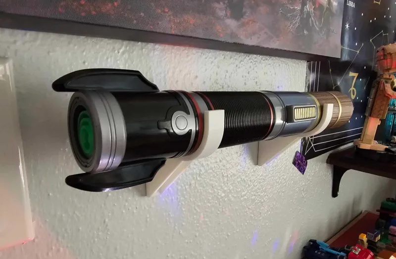 Tatooine Traders Lightsaber Display