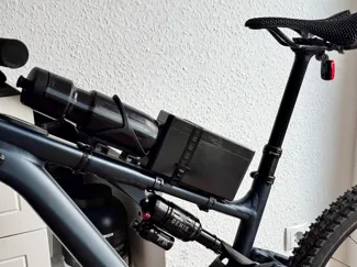 Specialized Levo SL– Box mit Flaschenhalter