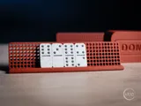 Минималистична домино игра с поставки