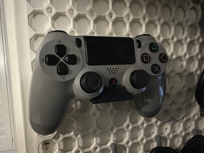 Yet Another PS4 Controller Hanger