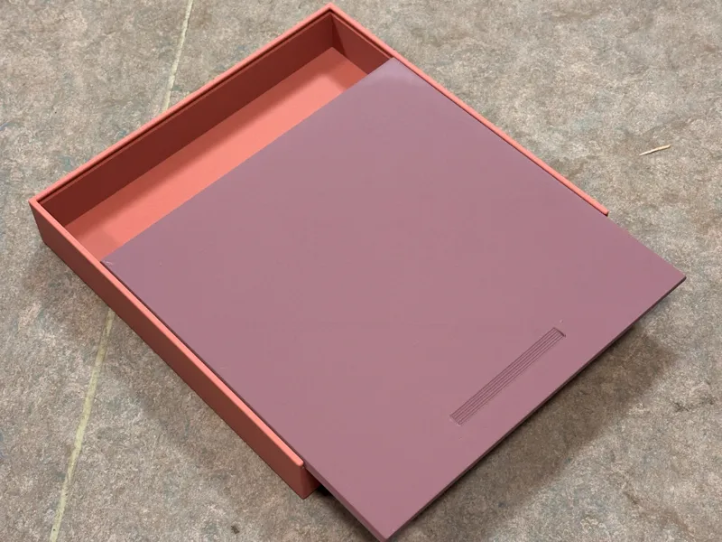 Sliding Lid Box 20 x 20 x 2,6 cm (internal)