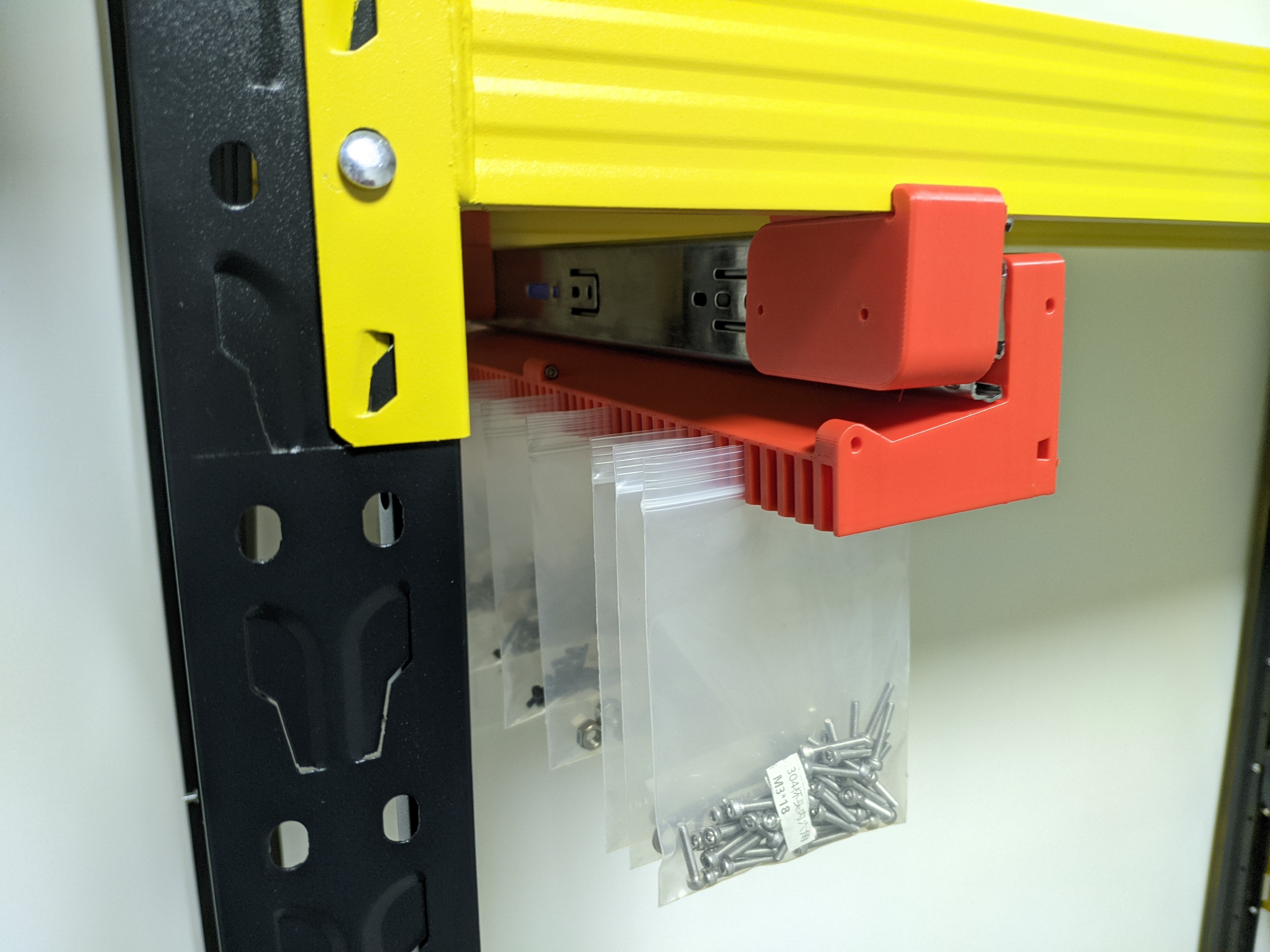 Miniatura 4 do modelo 3D 可抽拉式零件收纳架自封袋收纳盒