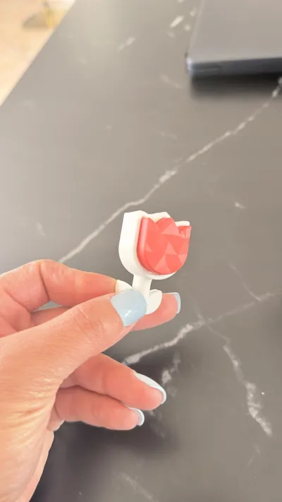 Tulip Fidget Clicker Keychain - Free 3D Print Model - MakerWorld