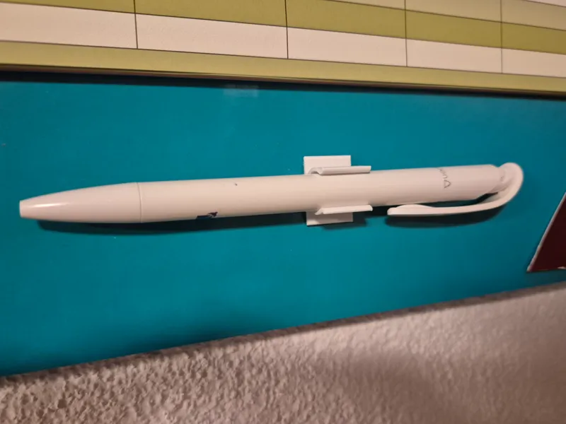 Simple pen holder
