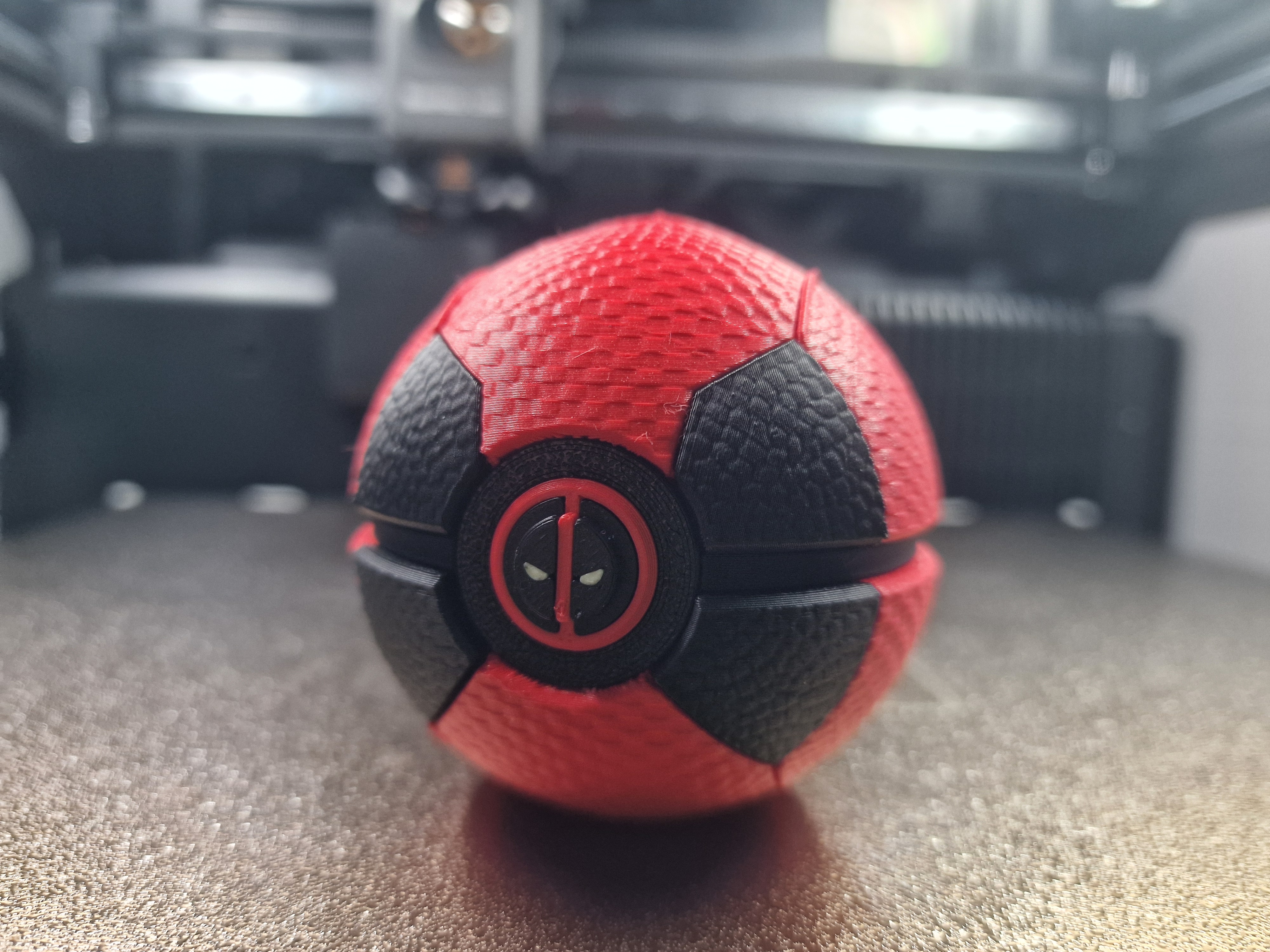 Miniatura 2 do modelo 3D Deadpool Pokeball V2