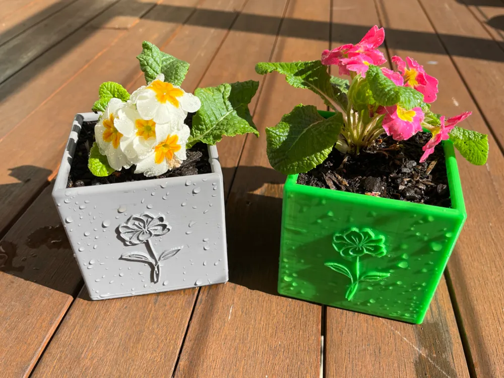 Flower Pot with drainage - 100mm - Free 3D Print Model - MakerWorld