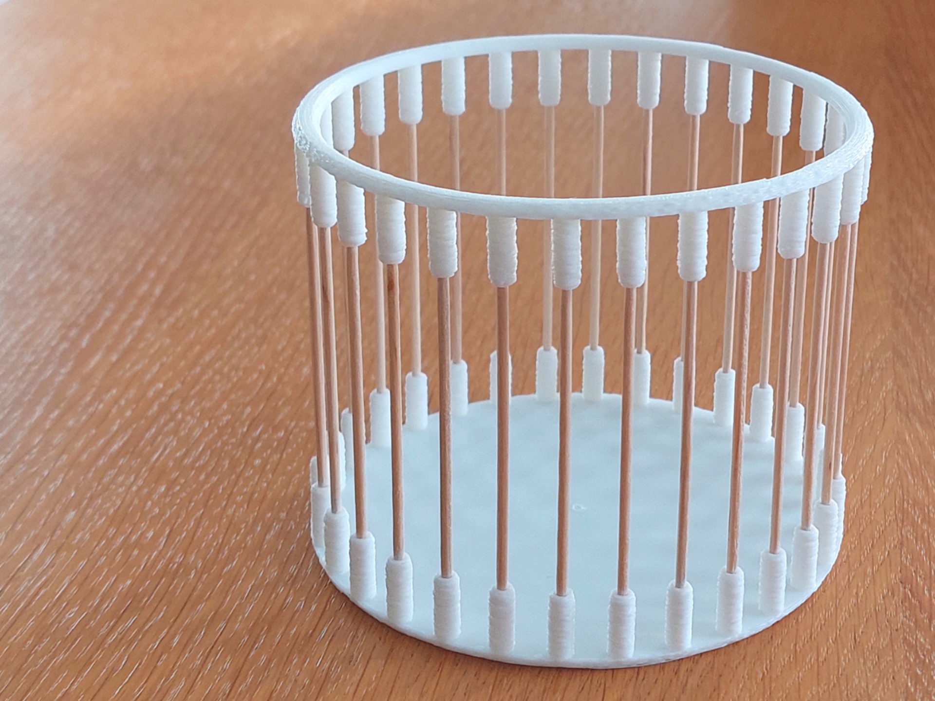 Elegant Round Toothpick Container