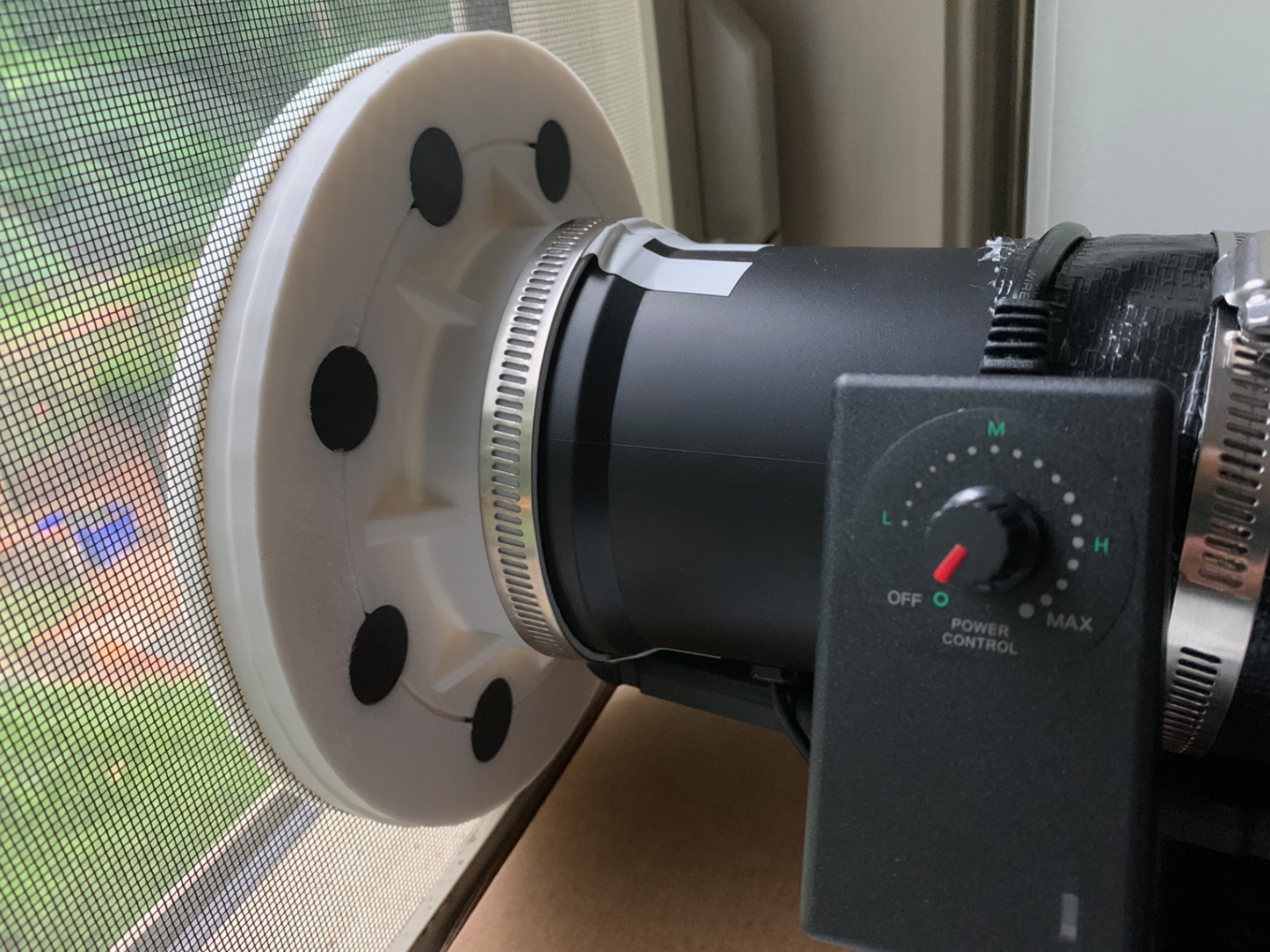 Magnetic Vent for Screen Pass Through