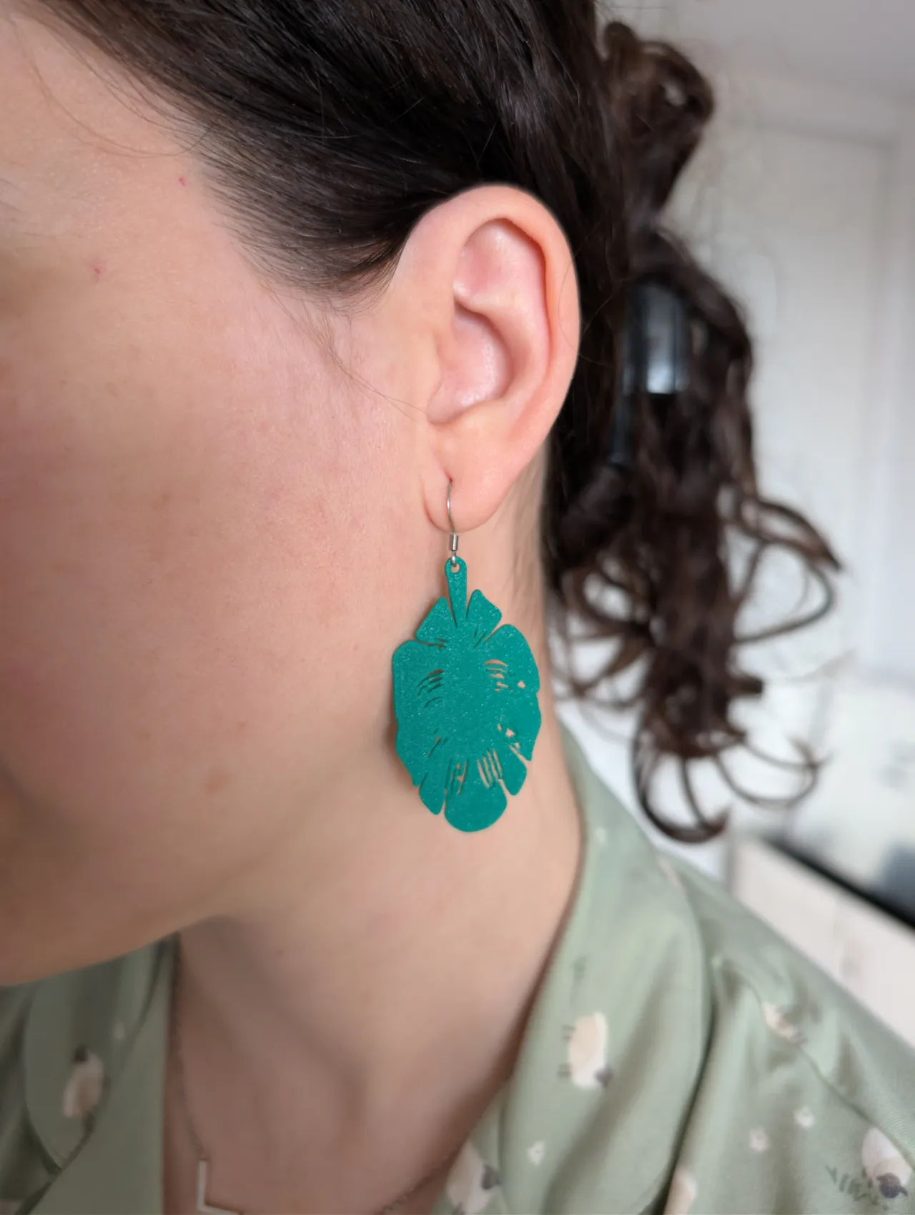 Aretes de hojas grandes y redondas view 3
