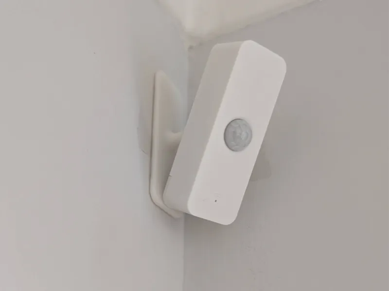 Zigbee WiFi Tuya PIR Sensor Adjustable Wall Mount