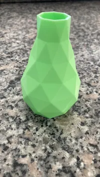 Vase low poly — photo 2