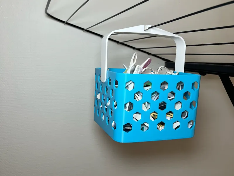 Basket with hanger for clothespins - Small