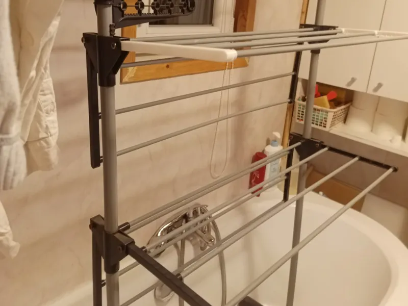 Drying rack/clothes airer folding arm