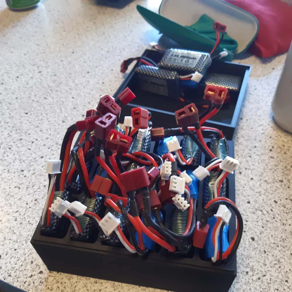 Lipo 2s battery storage box + top - stores 18 - Free 3D Print Model ...