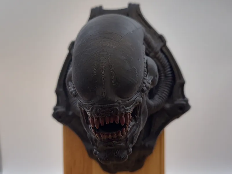 Alien Wall 11