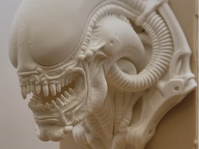 Alien Wall 11