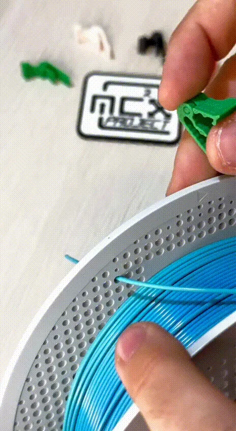 Clip Filament Click (Print in Place) view 2