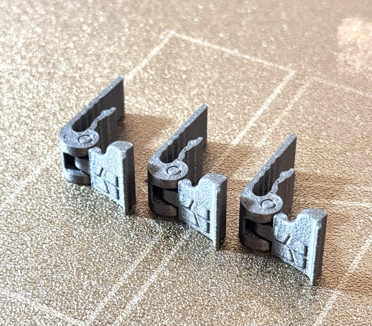 Clip Filament Click (Print in Place) view 3