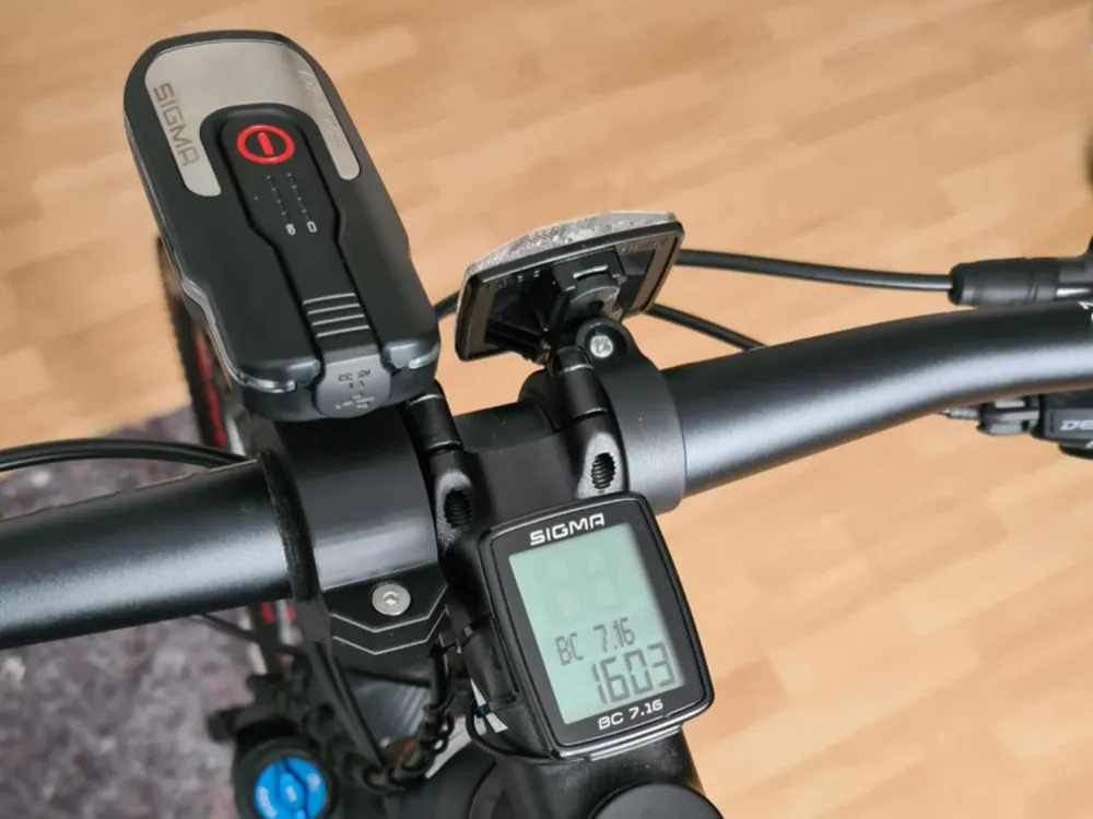 kinder fahrradhelm 55-58 SIFVO Kinder-Fahrradhelm für Jungen und Mädchen, mit Licht, verstellbar und leicht, für im Alter von 5–14 Jahren, Jugend- Fahrradhelm, Multisport, 55–58 cm Sport & Freizeit Color:Slayer Italien: Revier-Guide Idrosee, Lombardei ebike swytch kit