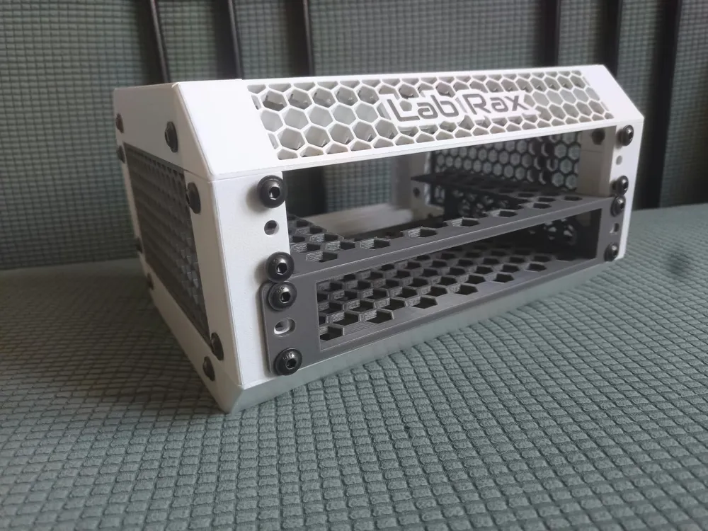 Lab Id Format Rack Edge Lab Rax 2U avec des supports d'écrous améliorés - Modèle d ...