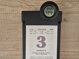 Tear-off calendar holder with termometer