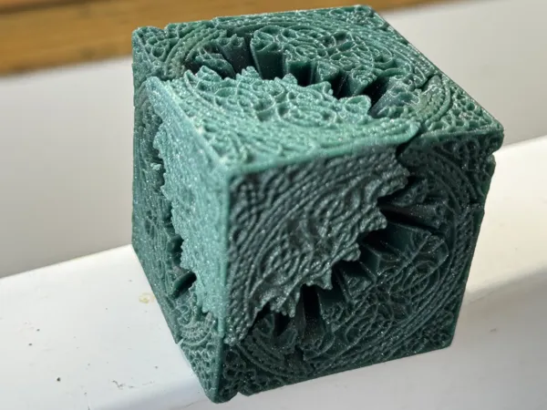 Cube fidget à engrenages motif celtique