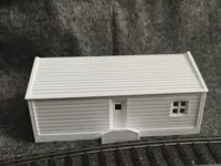 Maison miniature H0 effet bois — photo 1