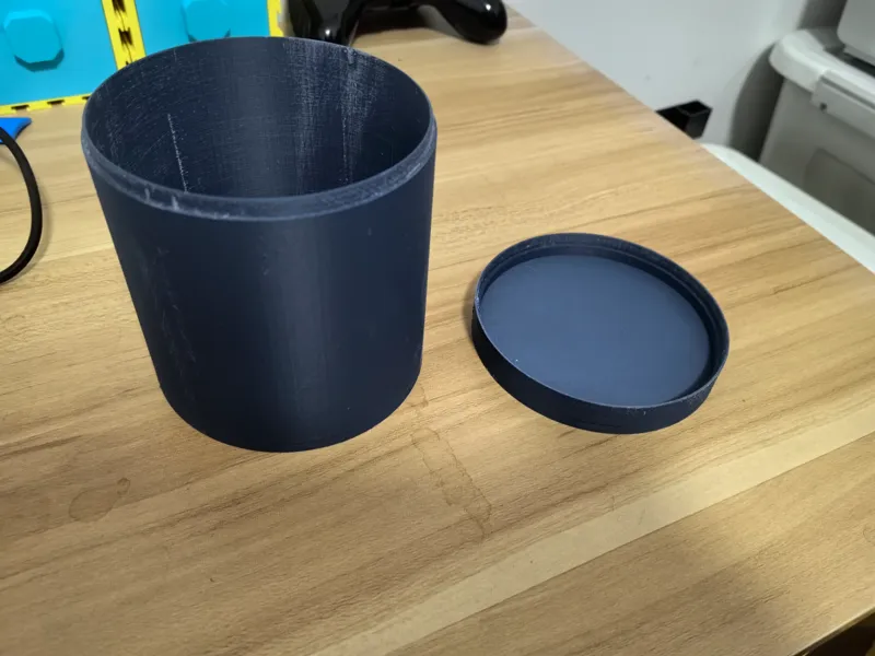 Barrel with lid