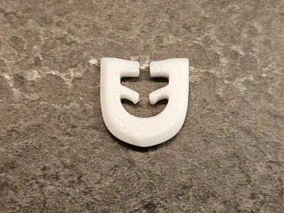 Curtain glider for curtain track