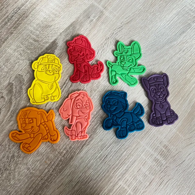 Paw cookie cutter