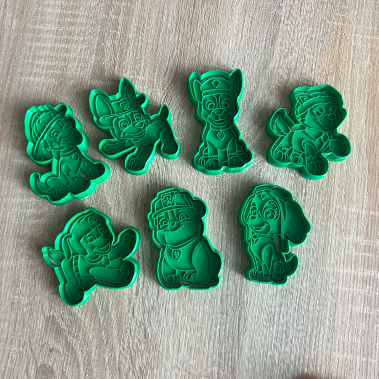 Paw cookie cutter view 2