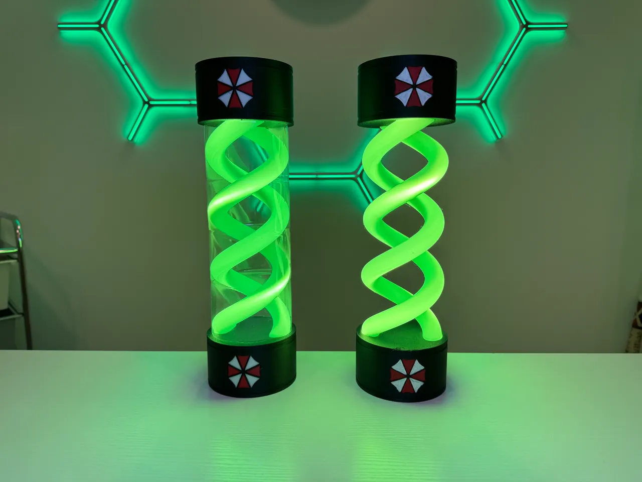 Resident Evil T-Virus Lamp GLOW IN THE DARK view 3