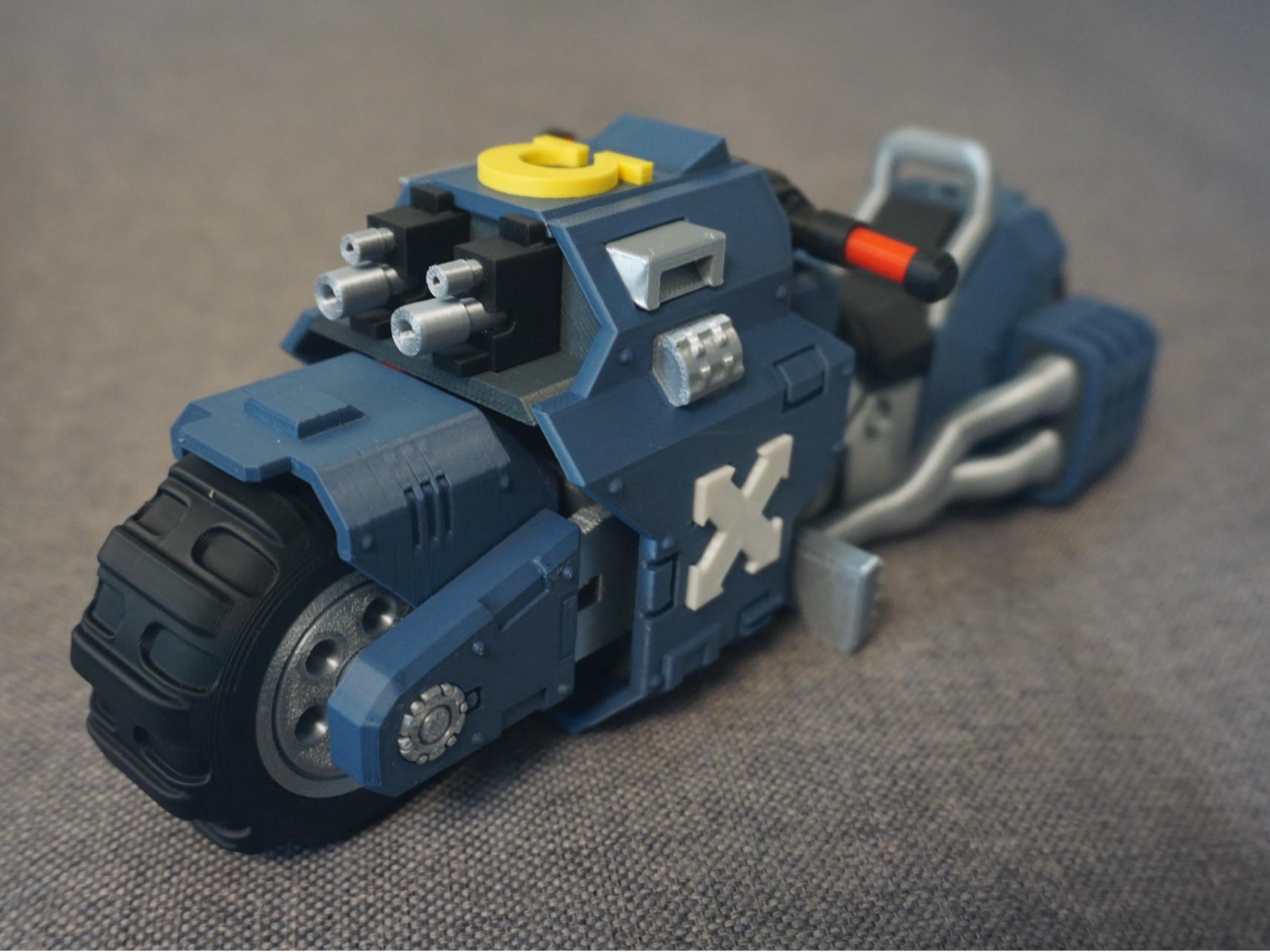 战锤40k 星际战士摩托