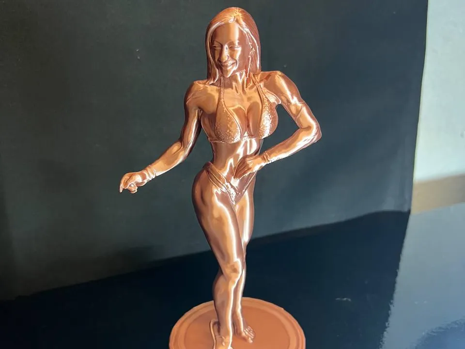 Figura decorativa: Bodybuilder Donna Muscolosa Scultura Culturista. Referencia del modelo original.