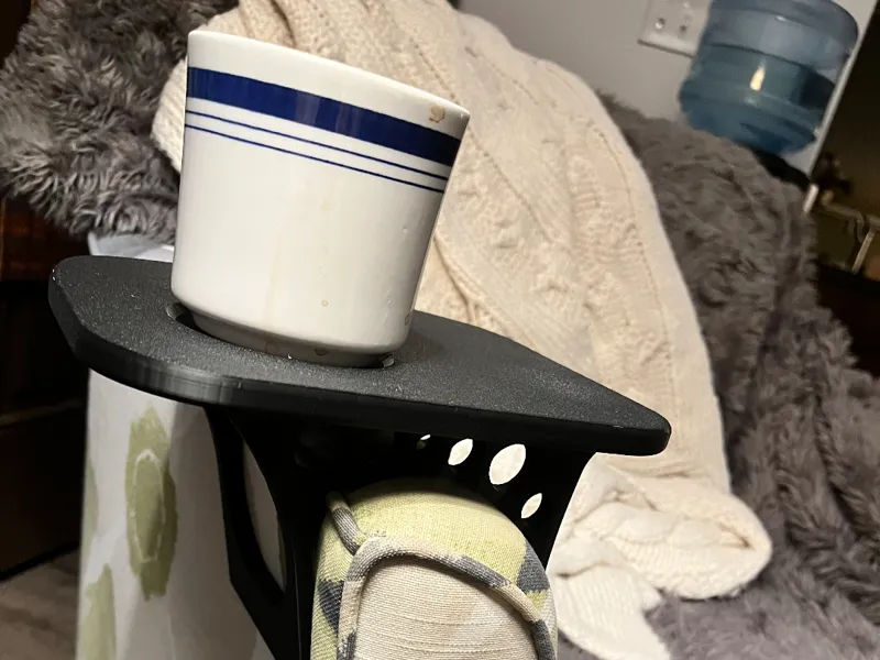 Armrest stand