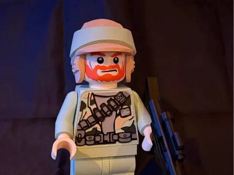 Figura decorativa: Star Wars Endor Rebel Commando MegaFig (5:1 Scale) — referencia de MakerWorld