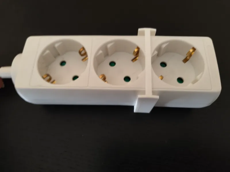 Customizable Powerstrip bracket