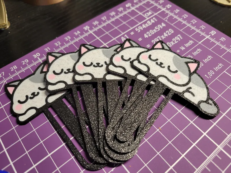 Sleepy kitty bookmark