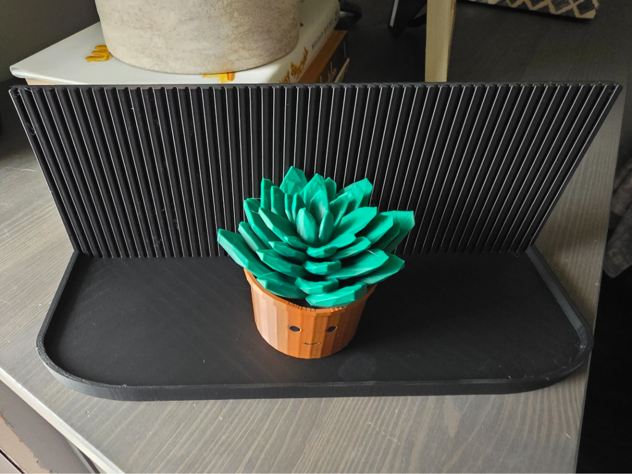 Ribbed Vertical Shelf