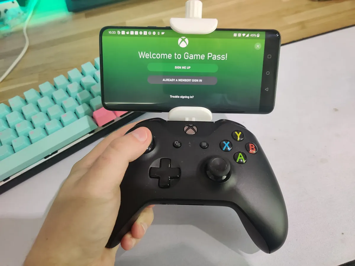 Xbox Series X/S Controller Phone Mount - Free 3D Print Model - MakerWorld