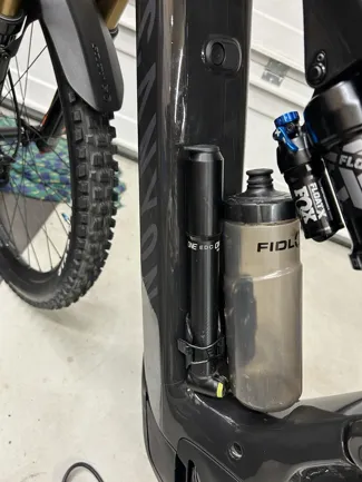 Canyon Spectral:ON 2022 - Fid Lock Bottle adapter