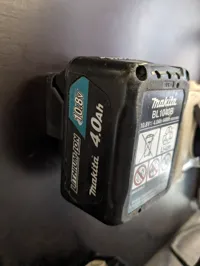 Support mural pour batterie Makita 12V Li-Ion — photo 2