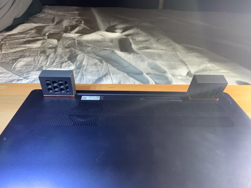 Laptop stand