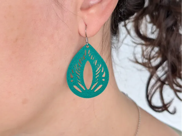 Aretes de hojas en forma de gota