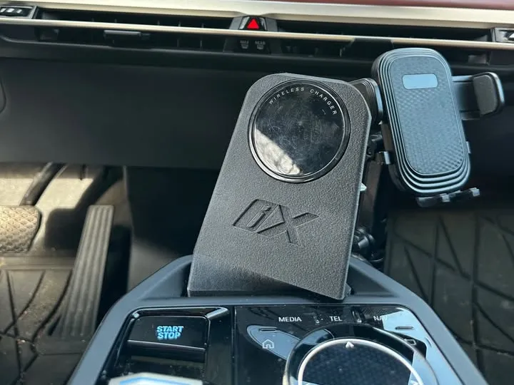 BMW IX - 64mm MagSafe Mount