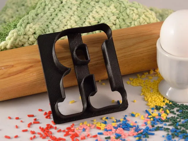 Cookie Cutter R 2in